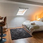 Charming & Cozy In The Heart Of דירה *