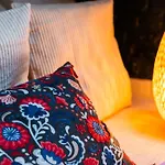 Charming & Cozy In The Heart Of דירה גנט