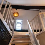 Charming & Cozy In The Heart Of