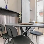 Charming & Cozy In The Heart Of