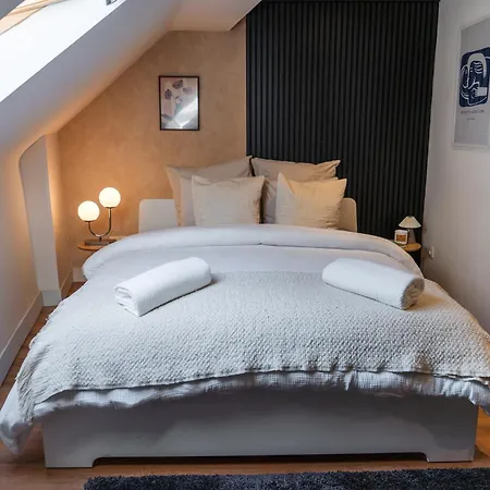 דירה Charming & Cozy In The Heart Of