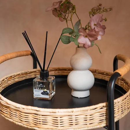 Charming & Cozy In The Heart Of Lägenhet