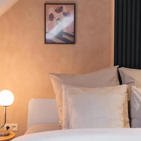 Charming & Cozy In The Heart Of *