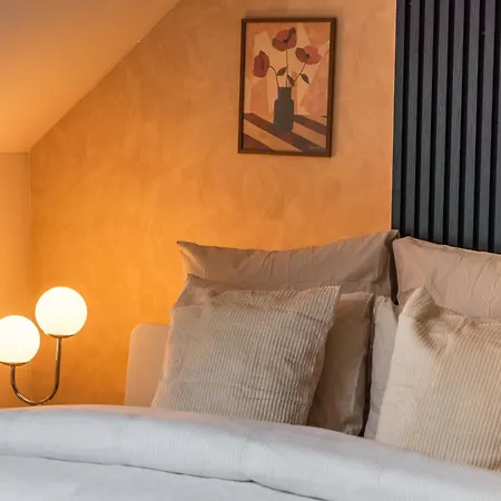 Charming & Cozy In The Heart Of דירה גנט
