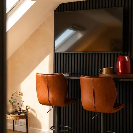 アパート Charming & Cozy In The Heart Of ヘント