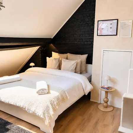 Charming & Cozy In The Heart Of *