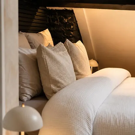 Charming & Cozy In The Heart Of *